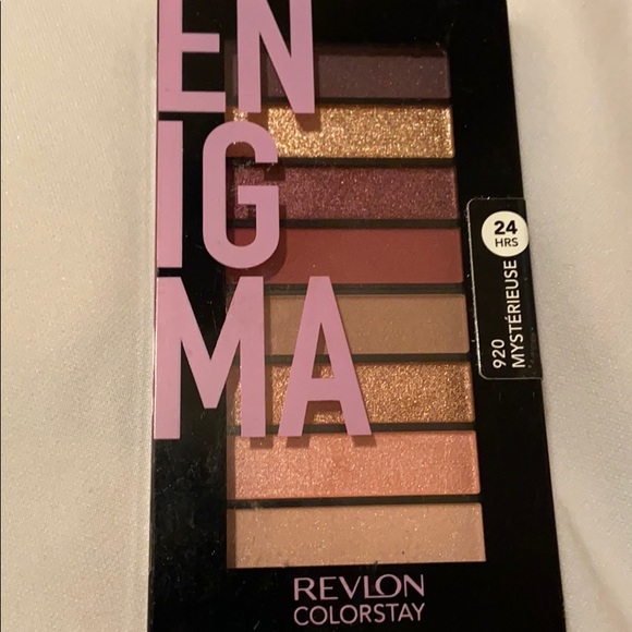 Makeup - Picture 3 of 5